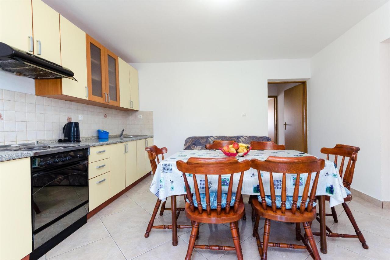 Apartments Ester Лопар Экстерьер фото